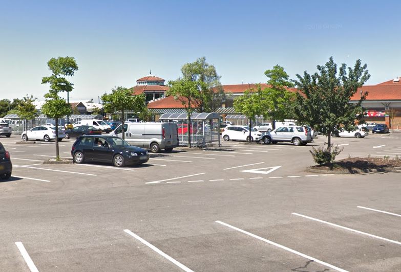 Police warning over supermarket car park scammers